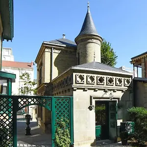  Hébergement de vacances Luxueux Pavillon En Plein Centre De France
